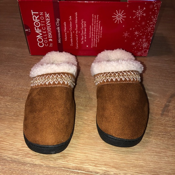 Isotoner Slippers - Picture 1 of 8
